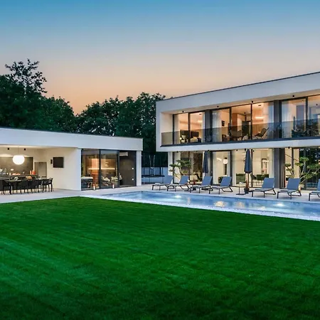 Charmante Im Casa Natalia In Mit Panoramablick Neuss