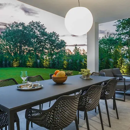Charmante Im Casa Natalia In Mit Panoramablick Neuss